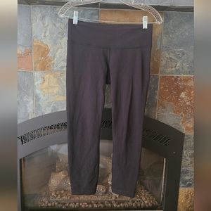 🔴Lululemon Athletica Black Wunder Under Cropped Athletic Leggings Size 4 24”